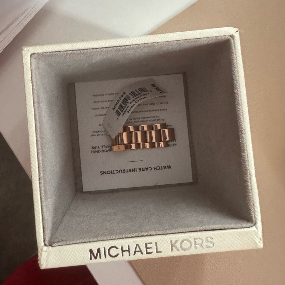 Michael Kors Rose Gold Watch NWT W/BOX - Picture 5 of 8